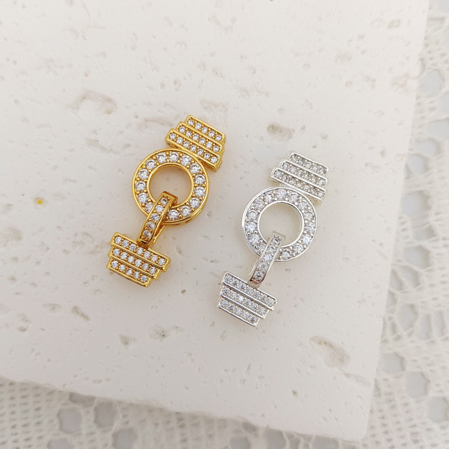 【B24】O-Shaped Clasp with Pave Rhinestones | Gold/Silver | 28×11.5mm | High-Gloss DIY Jewelry Connector