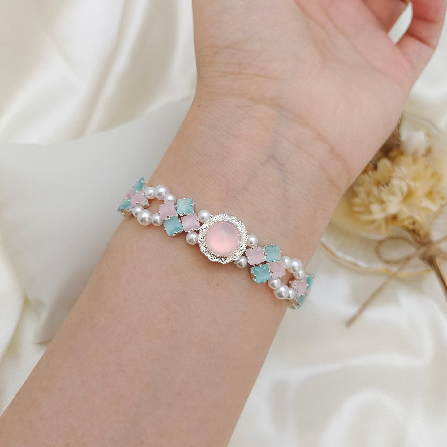 【No.61】 Cat Eye Clover Double-Layer DIY Bracelet Craft Kit | Pearl & Zircon Beading Set with Full Tutorial Handmade Jewelry