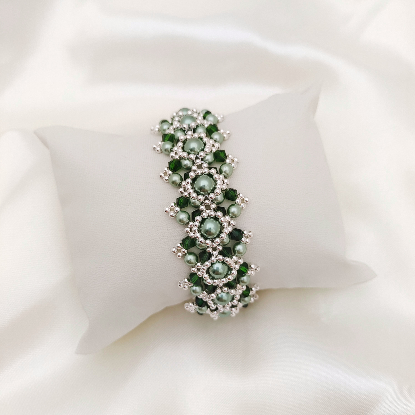 【No.53】 Vintage Peacock Green Handmade Bracelet Beaded Bracelet | Pearl & Crystal | Finished DIY Jewelry
