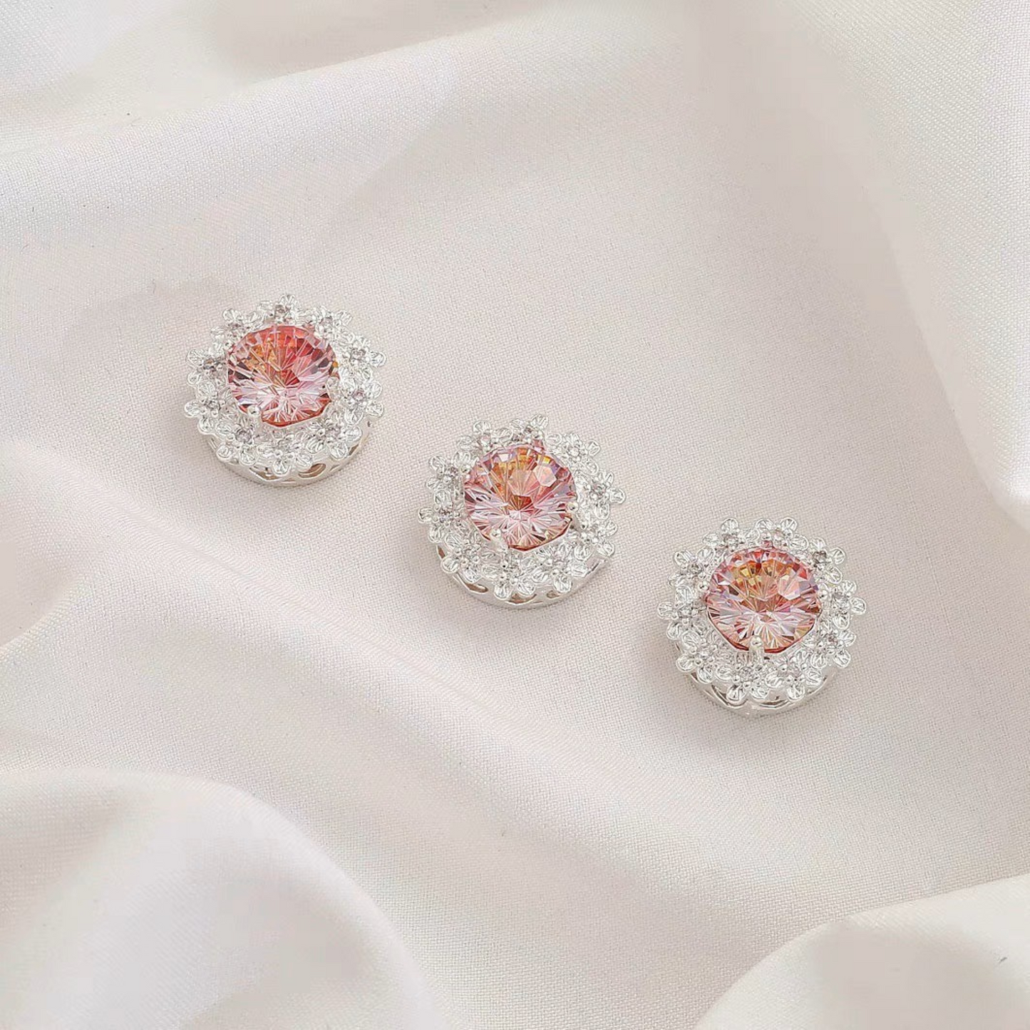 【S04】1PCS 15mm Peach Blossom Firework-Cut CZ Multi-Hole Spacer Bead – Silver-Plated, High-Color-Fast, DIY Jewelry Connector