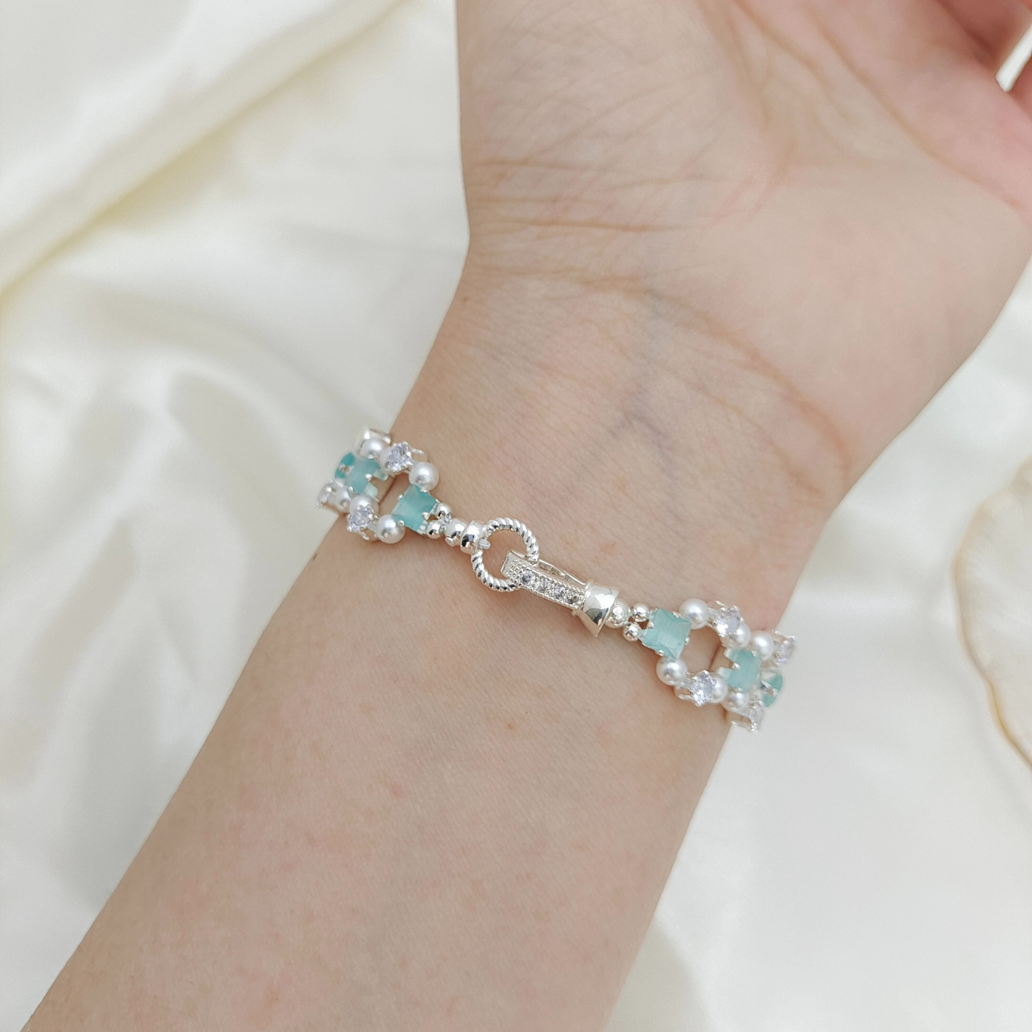 【No.68】 Persian Cat Handmade Bracelet – Cat’s Eye CZ, White Zircon & Pearl DIY Beaded Jewelry Gift for Her