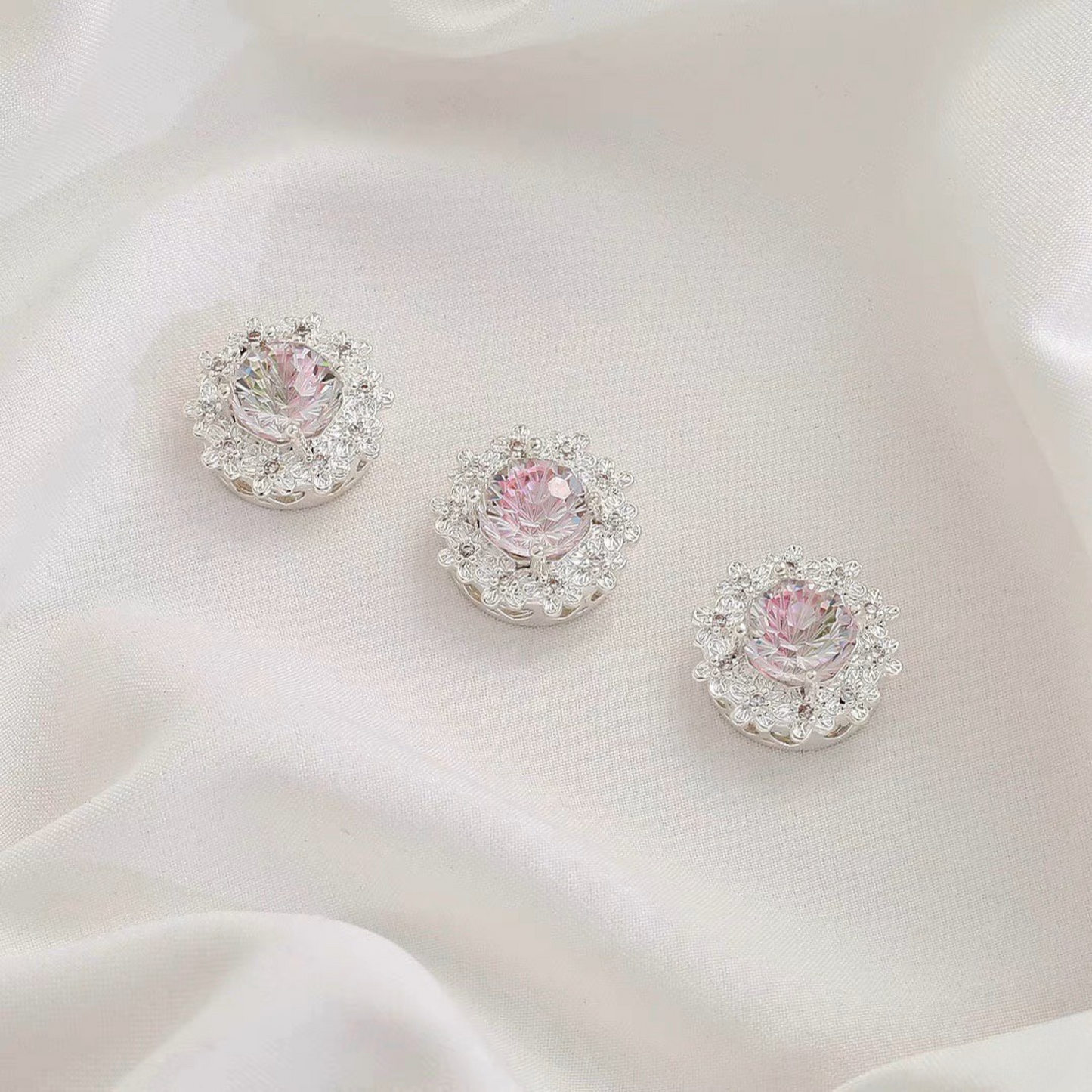 【S04】1PCS 15mm Peach Blossom Firework-Cut CZ Multi-Hole Spacer Bead – Silver-Plated, High-Color-Fast, DIY Jewelry Connector
