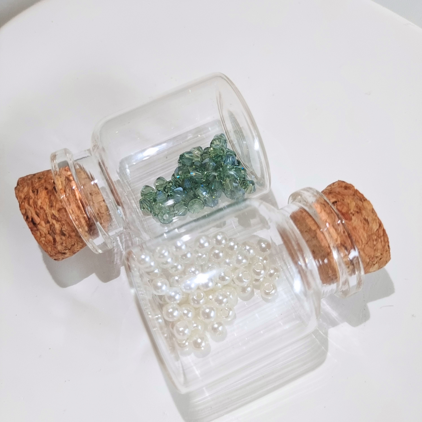Display of diamond-shaped beads and pearls