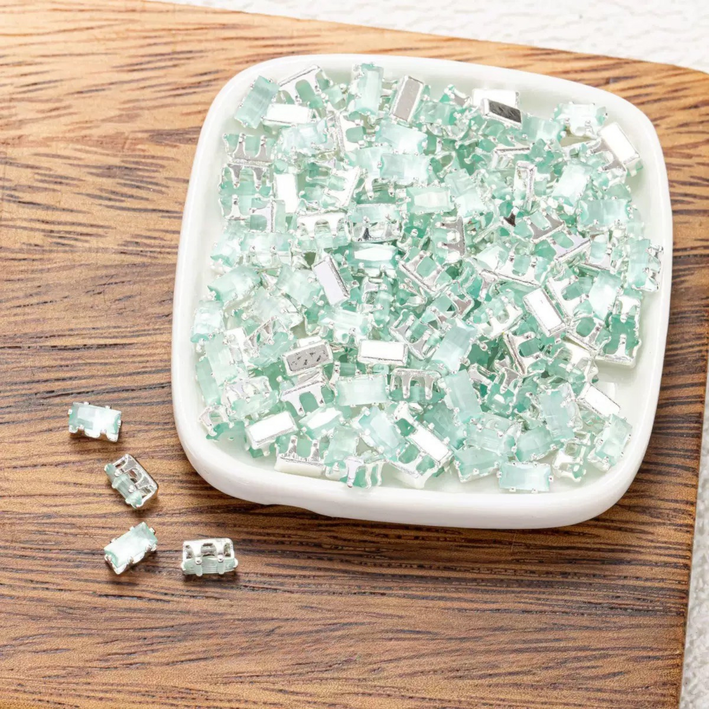 【C04】50pcs Cat Eye CZ Rectangle Beads – 2.5×5mm, Silver-Plated Claw Setting, for DIY Bracelets & Necklaces
