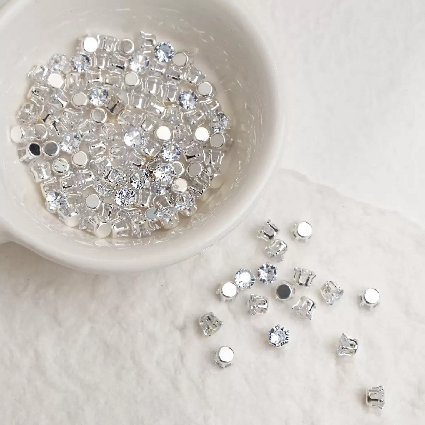 clear round cubic zirconia stones