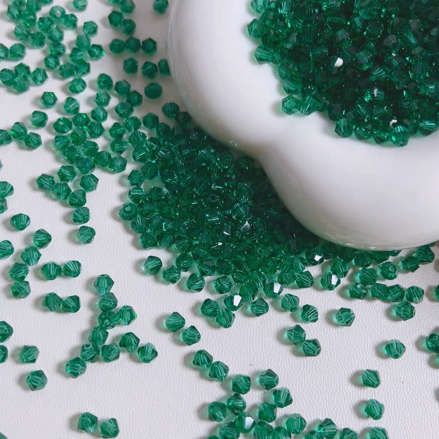 【L04】200pcs 4mm Transparent Diamond-Cut Glass Bicone Beads – Spacer Beads for DIY Bracelets & Necklaces