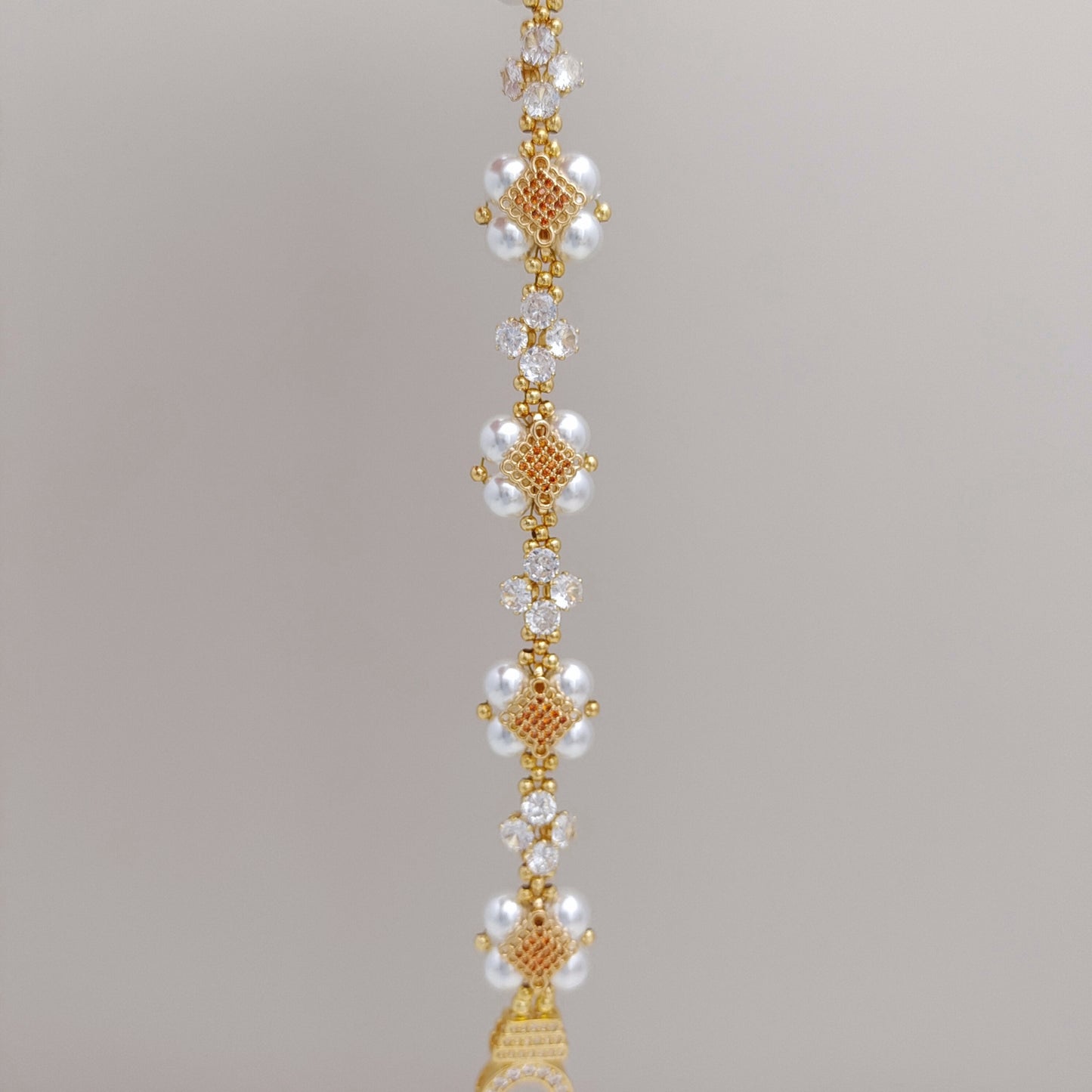 【No.135】Make Bracelets Kit Christmas Pearl | Complete Jewelry Making Set with Pearls, CZ Beads & Knot Spacers iFCraftorium