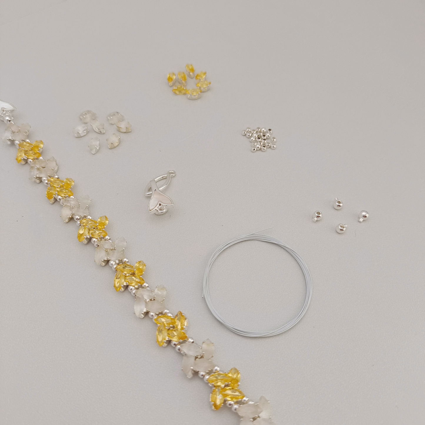 【No.81】 DIY Bracelet Craft Kit – Pinwheel Crystal & Cat Eye Marquise Bead Set with Tutorial