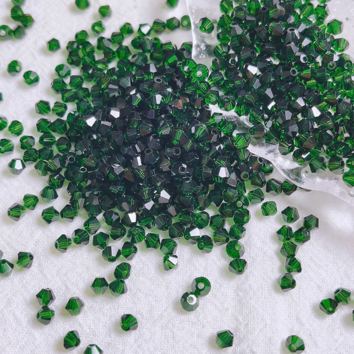 【L04】200pcs 4mm Transparent Diamond-Cut Glass Bicone Beads – Spacer Beads for DIY Bracelets & Necklaces