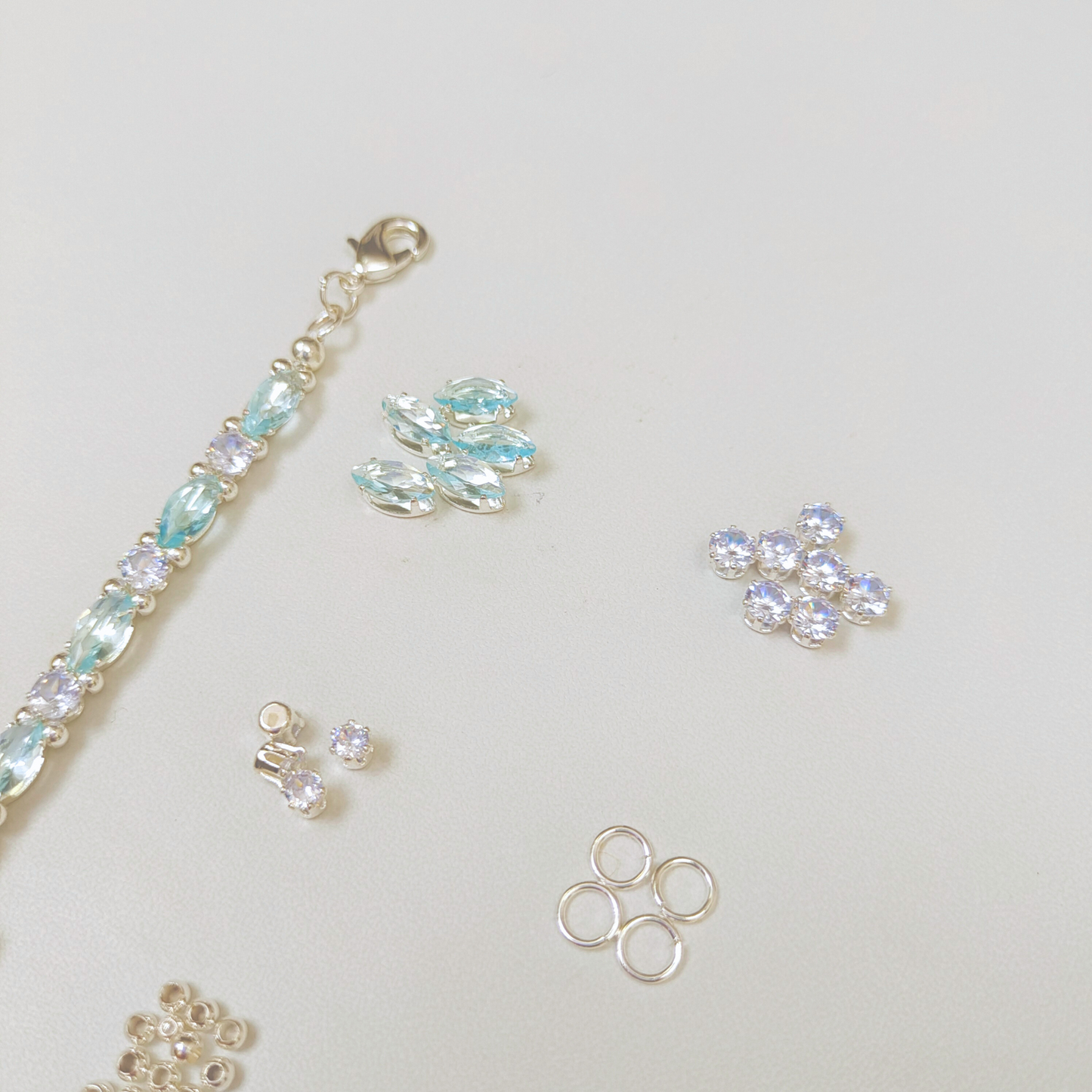 【No.36】 DIY Little Butterfly Bracelet Craft Kit – Handmade Jewelry Pastel Zircon & Beads with Full Tutorial