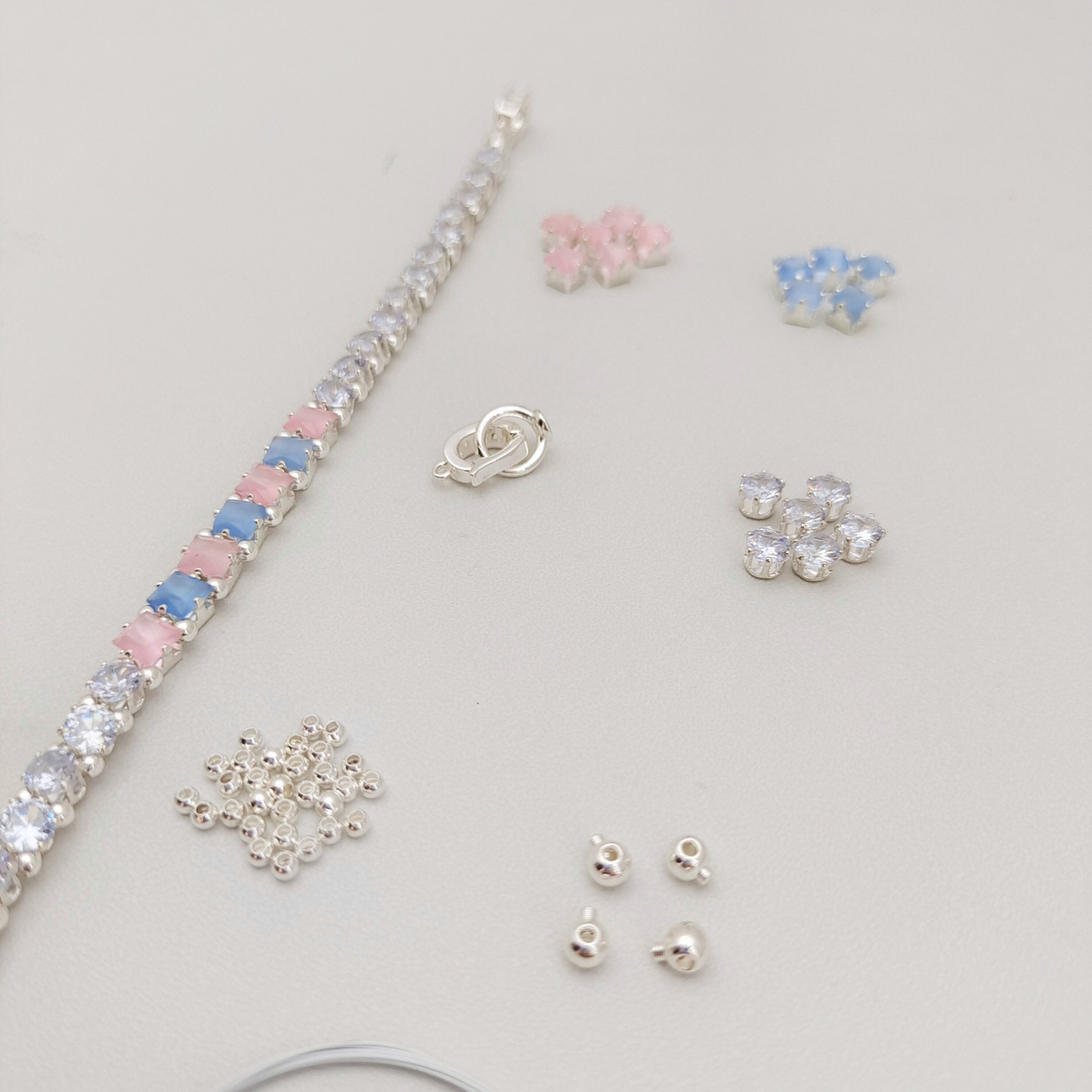 【No.61】 Cat Eye Clover Double-Layer DIY Bracelet Craft Kit | Pearl & Zircon Beading Set with Full Tutorial Handmade Jewelry
