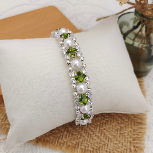 【No.89】Handmade Bracelet – Green Lime with Square CZ & Olive Gem Clasp | Fresh Green Beaded Jewelry