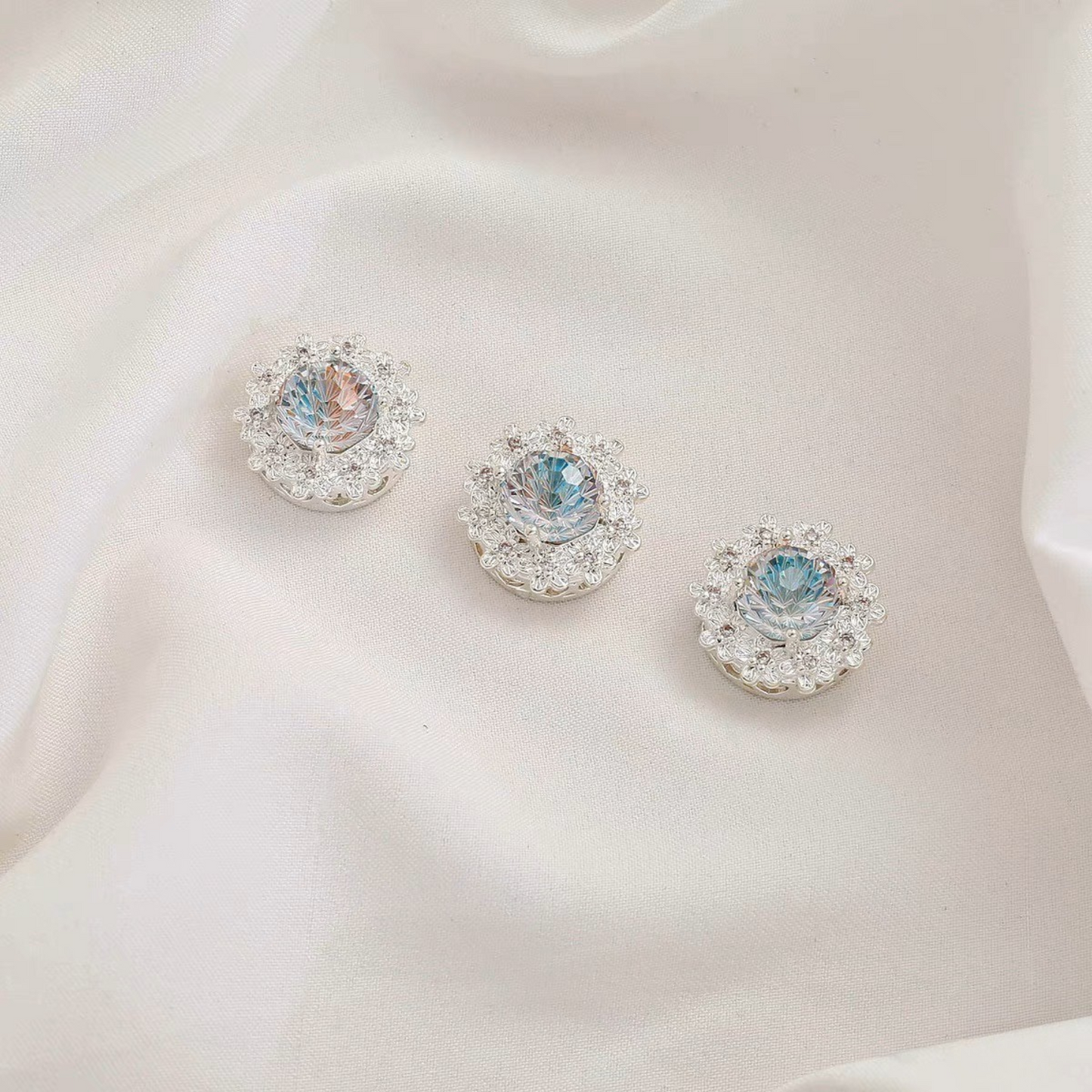 【S04】1PCS 15mm Peach Blossom Firework-Cut CZ Multi-Hole Spacer Bead – Silver-Plated, High-Color-Fast, DIY Jewelry Connector