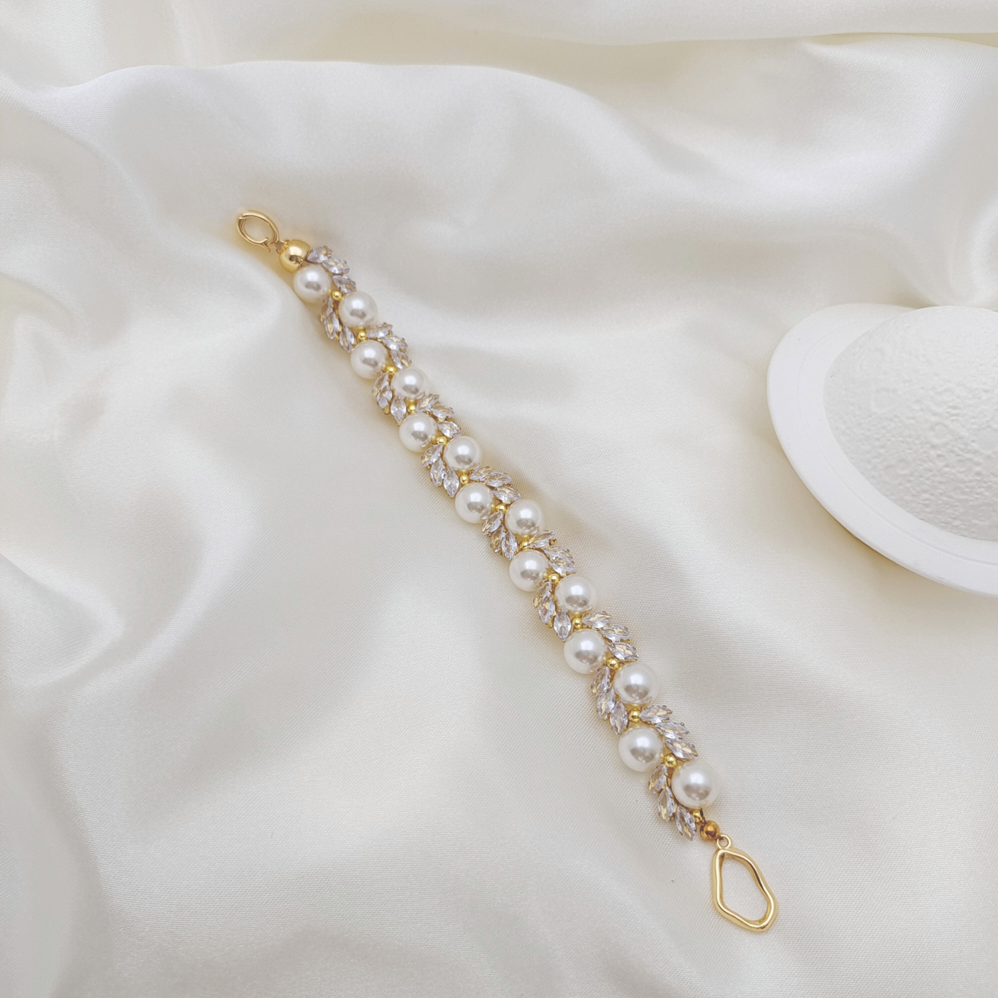【No.52】 Angel’s Feather Handmade Bracelet | Marquise Zircon & Pearl | DIY Finished Jewelry