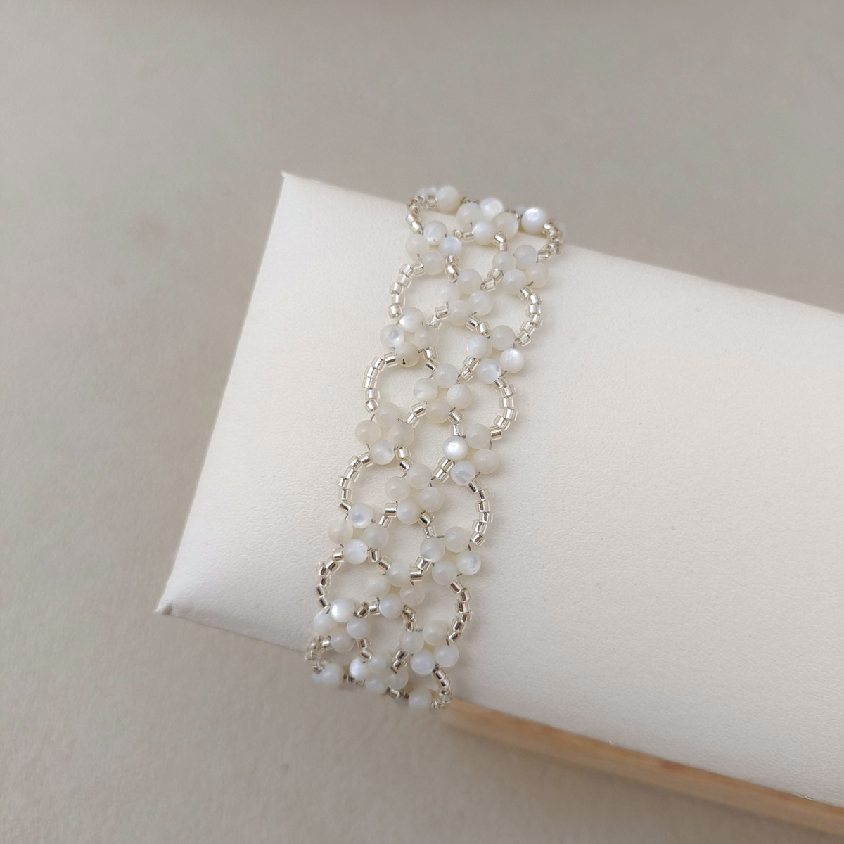 DIY Pearl Bracelet Making Kit – 4mm Shell Pearls & Delica Beads | iFCraftoriumChristmas Gift Kit#340 iFCraftorium