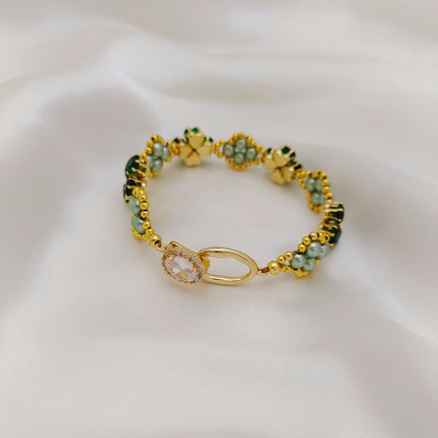【No.70】 Clover DIY Bracelet Craft Kit Handmade Jewelry – Heart CZ Beads, Pearls, Oval Clasp & Complete Tutorial Gift for Her