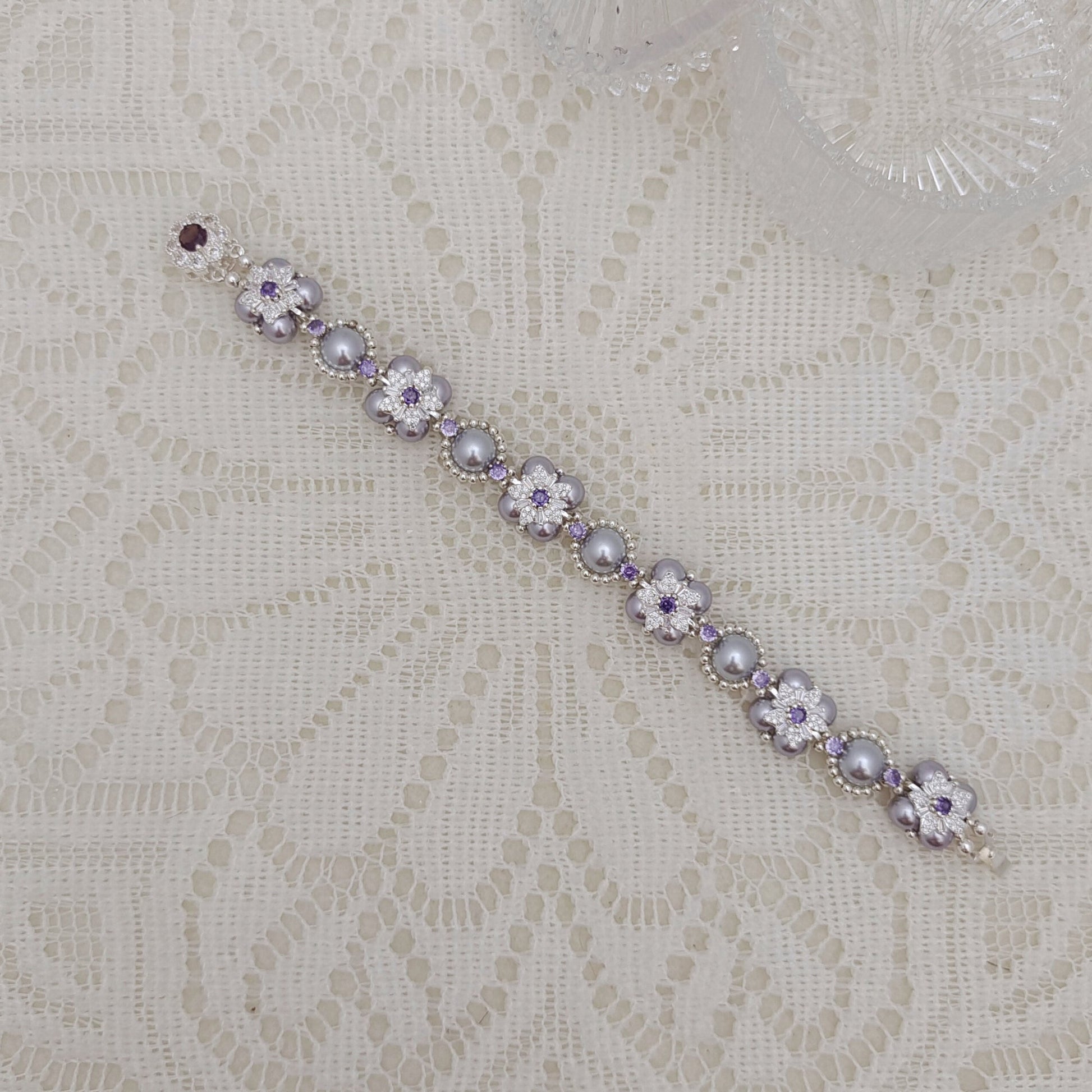 【No.136】Make Your Own Bracelet Kit – Snowfall, 6mm & 8mm Pearls, 3mm Zircons, Snowflake 3-Hole Spacer, Double-Clasp, Full Tutorial Included iFCraftorium