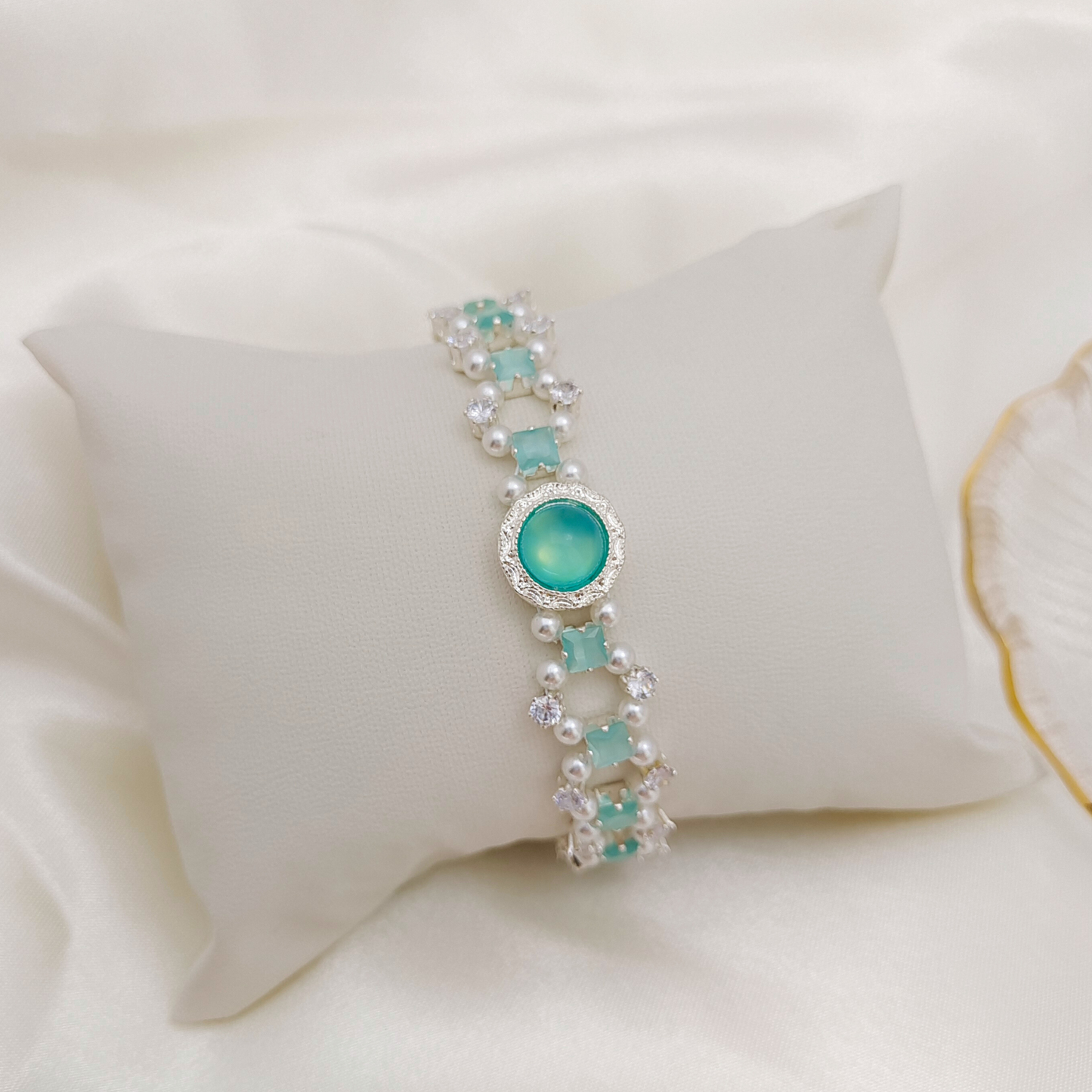【No.68】 Persian Cat Handmade Bracelet – Cat’s Eye CZ, White Zircon & Pearl DIY Beaded Jewelry Gift for Her