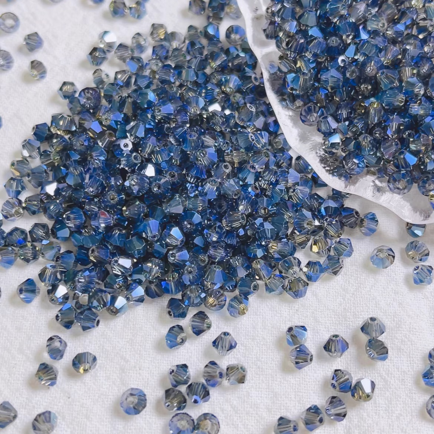 【L04】200pcs 4mm Transparent Diamond-Cut Glass Bicone Beads – Spacer Beads for DIY Bracelets & Necklaces