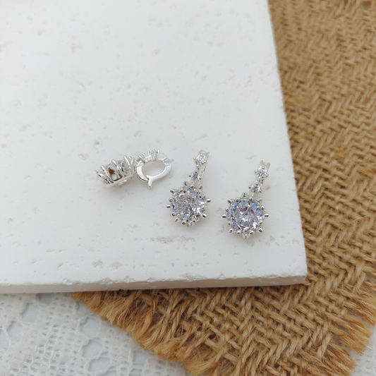 【B25】1PCS White Round Zircon Pendant Clasp | Silver Base | Dual-Use Sparkling Charm for DIY Jewelry