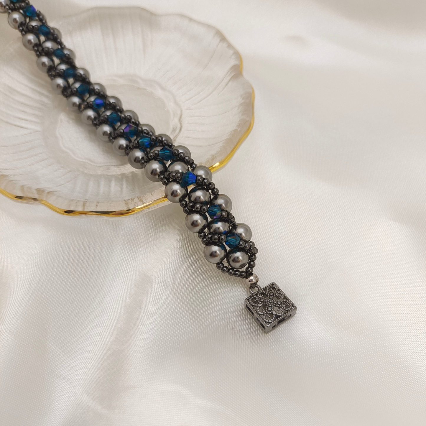 【No.120】DIY Bracelet Kit – Black Beauty Design with Pearls & Vintage Hollow Clasp, Complete Jewelry Making Set