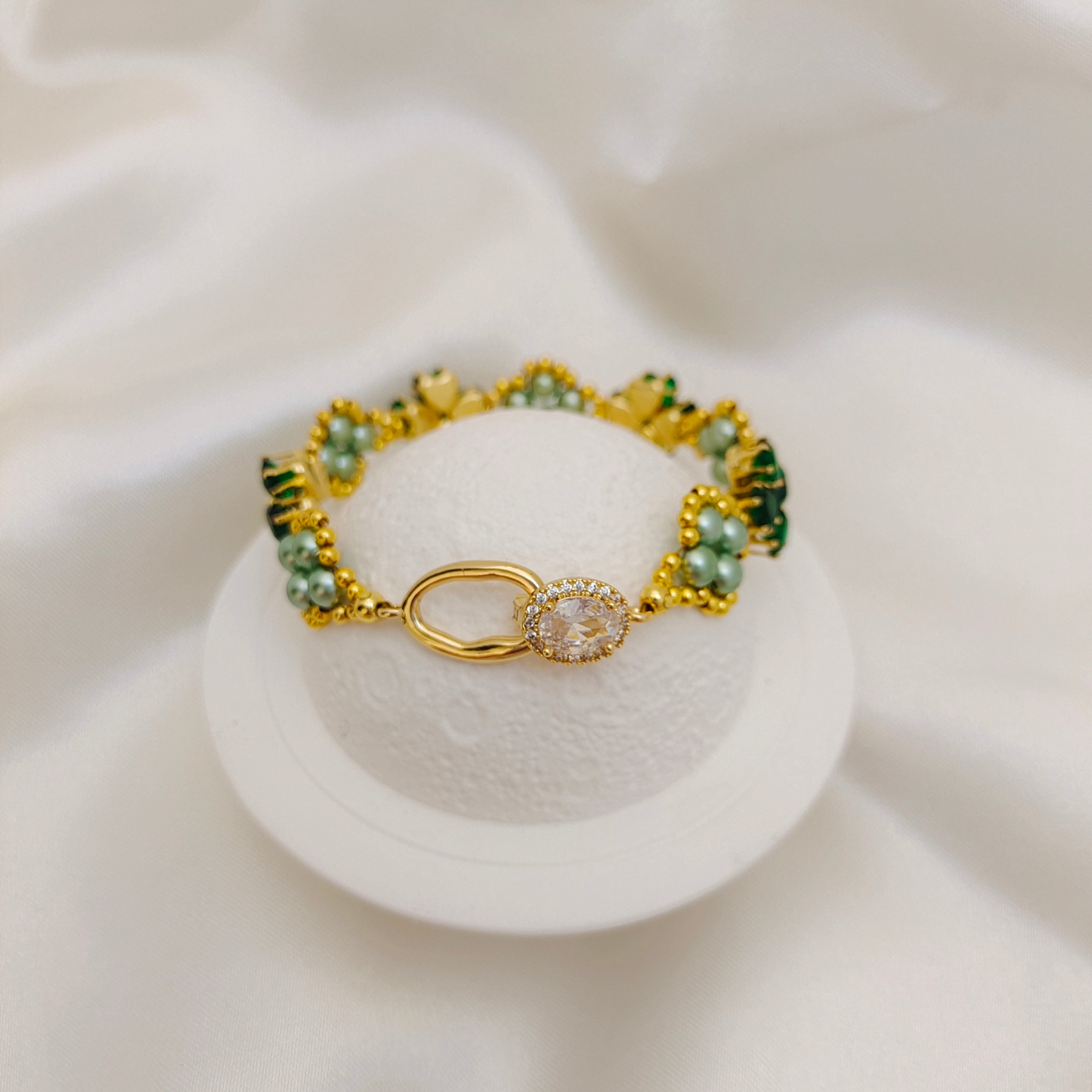 【No.70】 Clover DIY Bracelet Craft Kit Handmade Jewelry – Heart CZ Beads, Pearls, Oval Clasp & Complete Tutorial Gift for Her