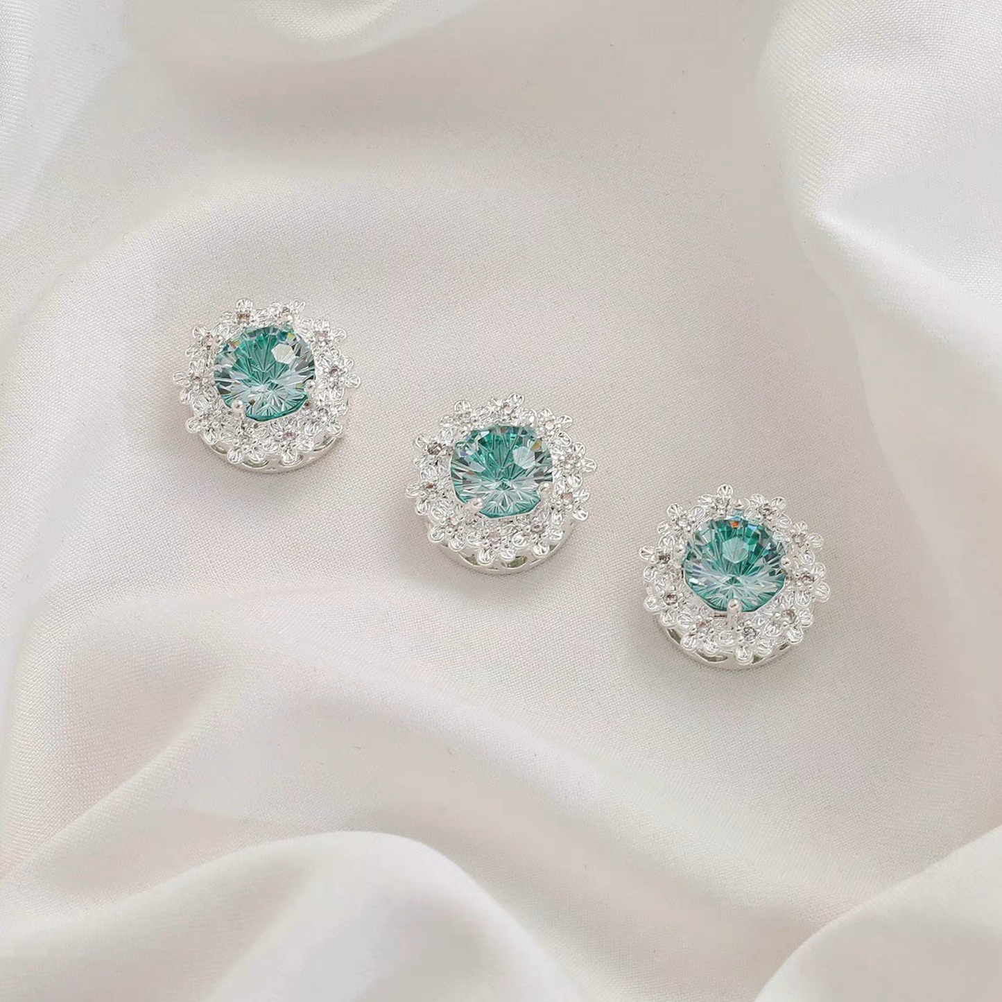 【S04】1PCS 15mm Peach Blossom Firework-Cut CZ Multi-Hole Spacer Bead – Silver-Plated, High-Color-Fast, DIY Jewelry Connector
