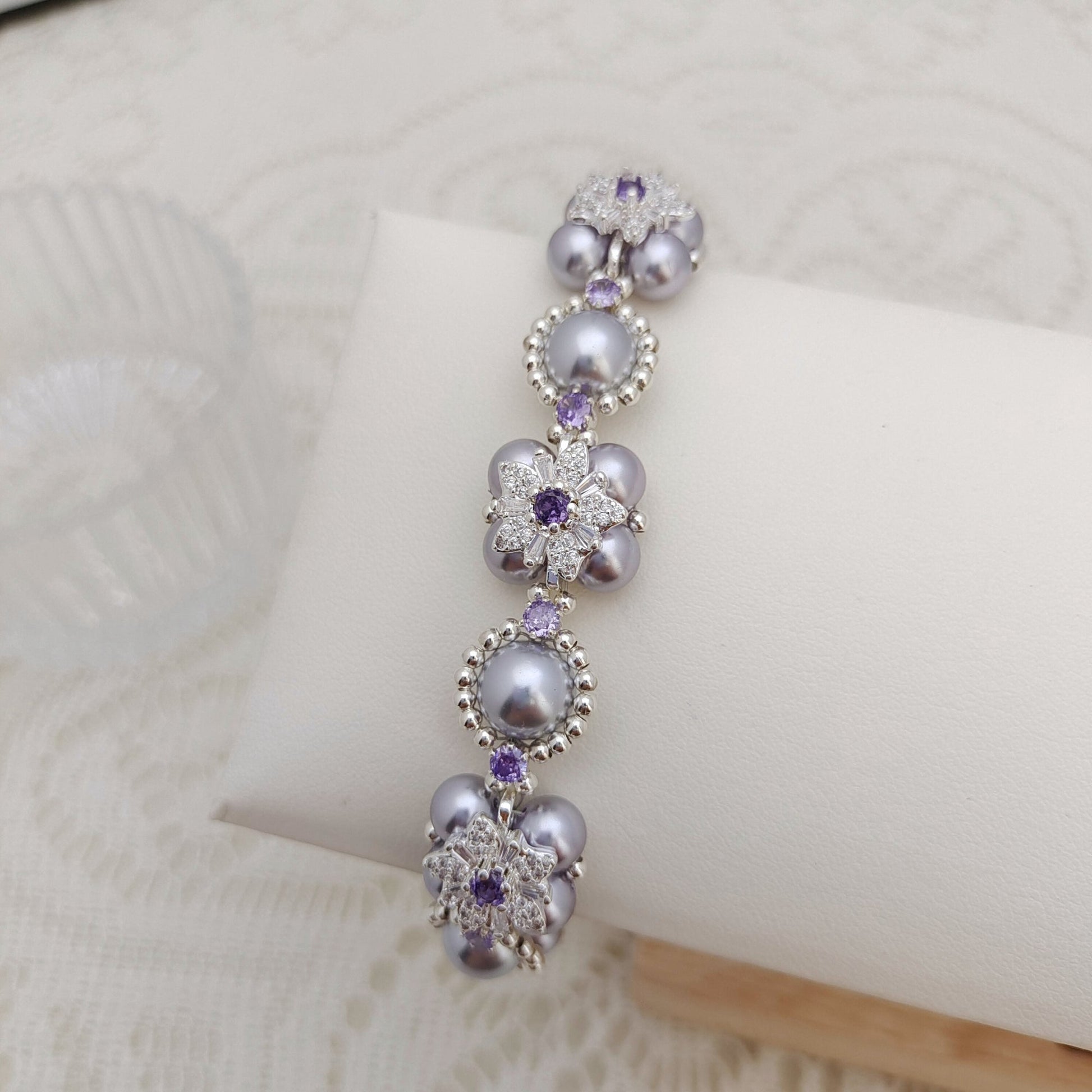 【No.136】Make Your Own Bracelet Kit – Snowfall, 6mm & 8mm Pearls, 3mm Zircons, Snowflake 3-Hole Spacer, Double-Clasp, Full Tutorial Included iFCraftorium