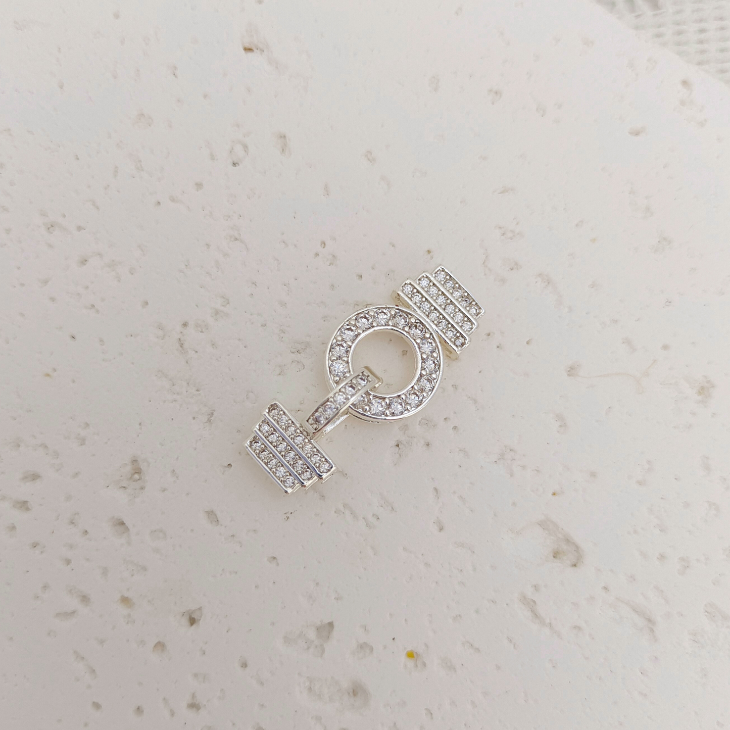 【B24】O-Shaped Clasp with Pave Rhinestones | Gold/Silver | 28×11.5mm | High-Gloss DIY Jewelry Connector