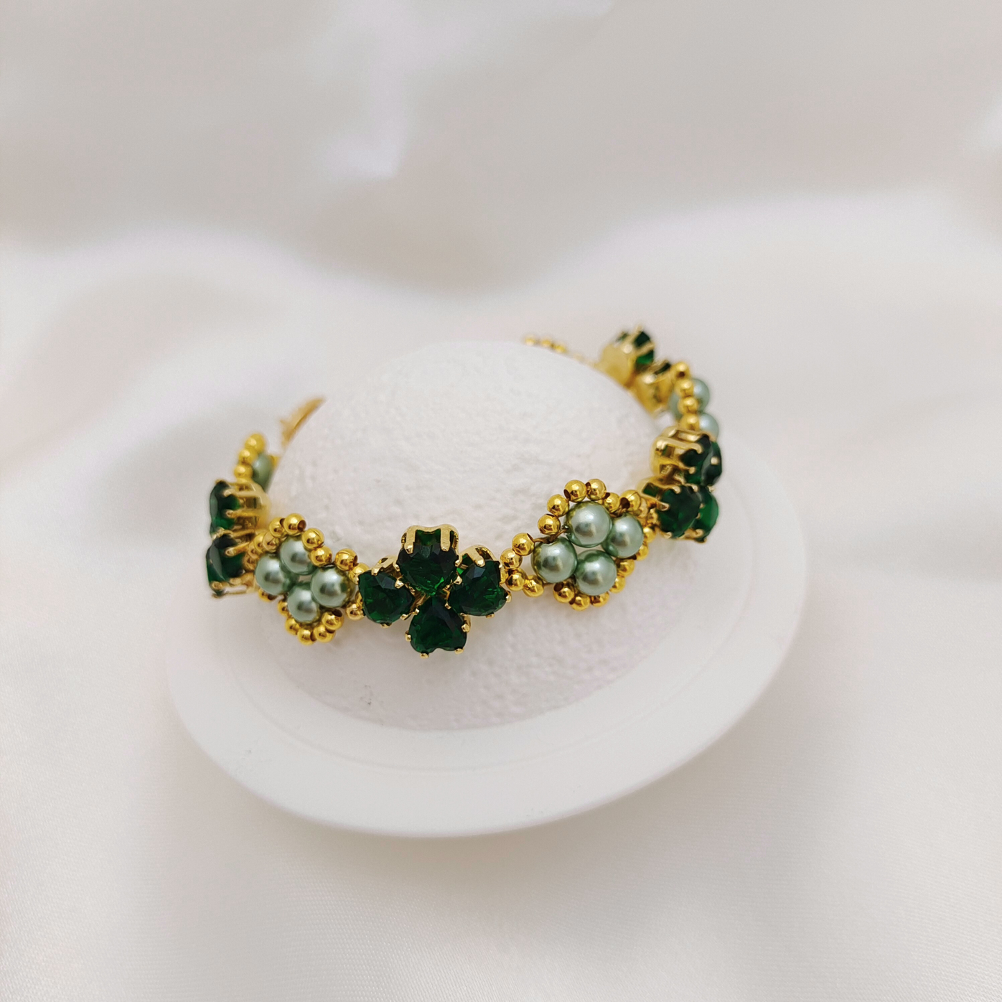 【No.70】 Clover DIY Bracelet Craft Kit Handmade Jewelry – Heart CZ Beads, Pearls, Oval Clasp & Complete Tutorial Gift for Her
