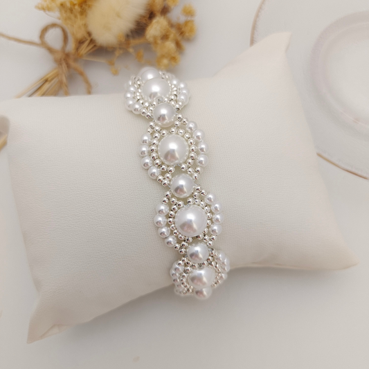 【No.84】 Handmade Bracelet – Infinite Dream with Layered Pearls & Lobster Clasp