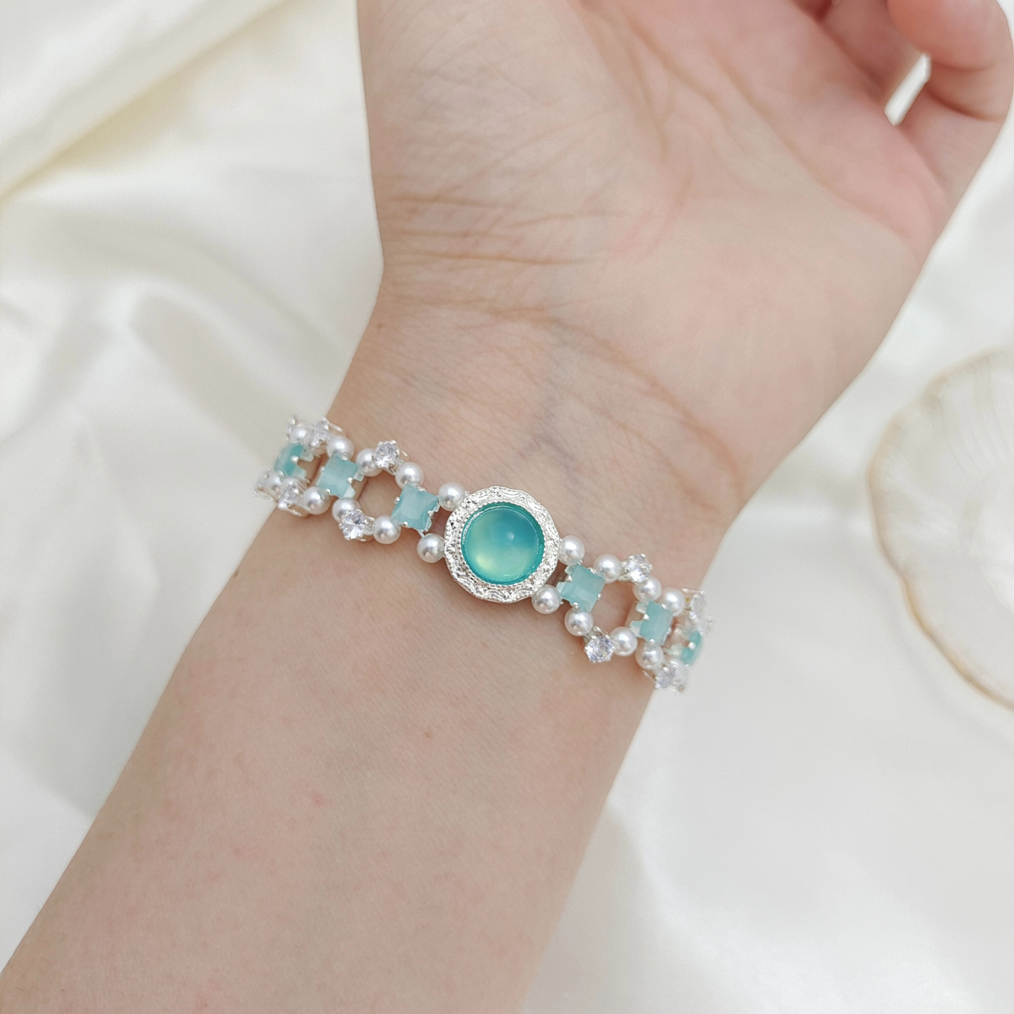 【No.68】 Persian Cat Handmade Bracelet – Cat’s Eye CZ, White Zircon & Pearl DIY Beaded Jewelry Gift for Her