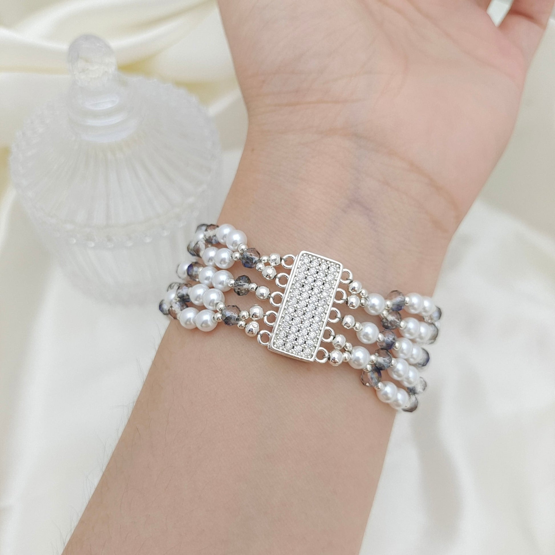 【No.131】DIY Bracelet Kit – “Five-Row Pearl Elegance” Beading Set | 4mm Pearls, Wheel Beads, 5-Row Magnetic Clasp | Complete Tutorial Included iFCraftorium