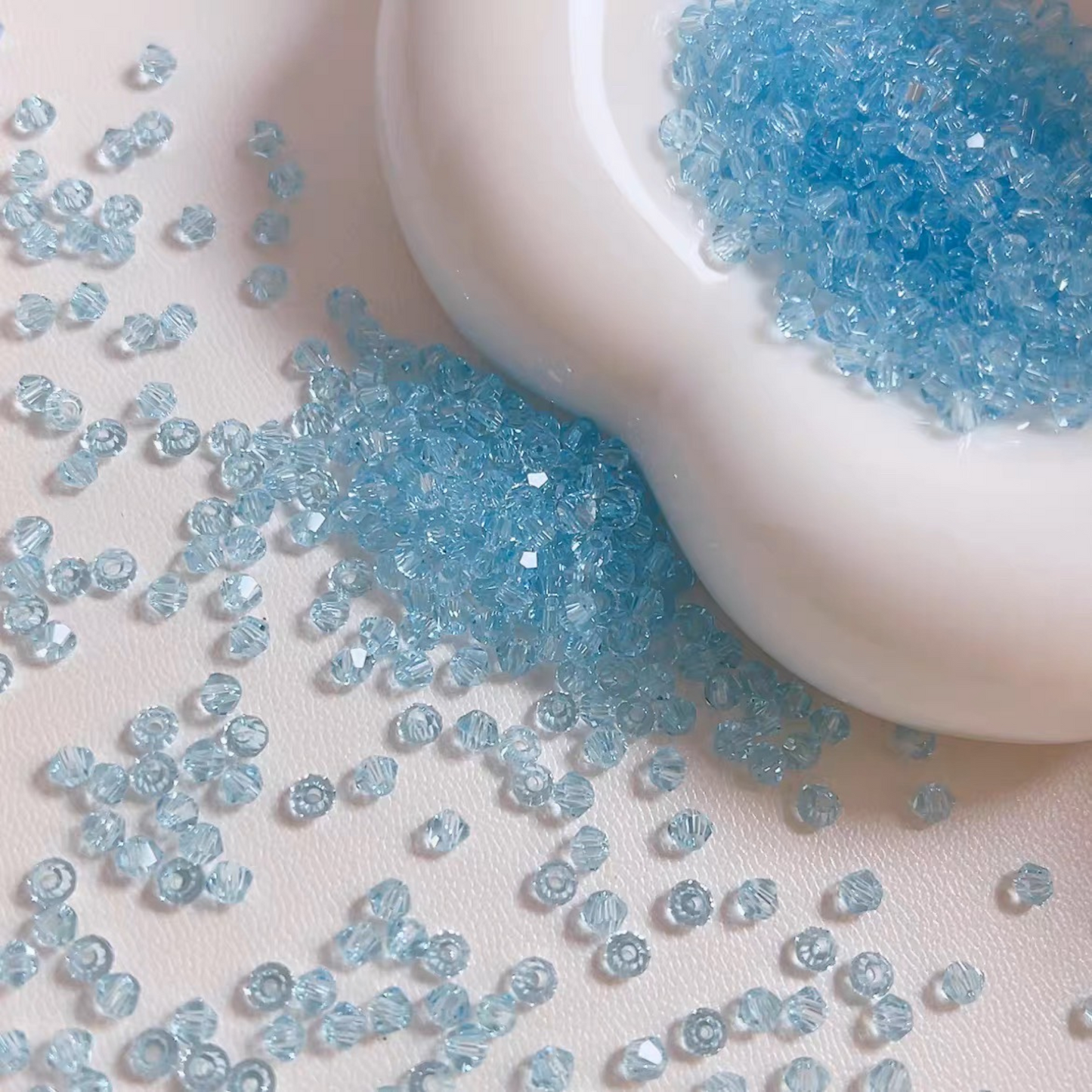【L06】200pcs 3mm Transparent Diamond-Cut Glass Beads – Spacer Beads for DIY Bracelets & Necklaces