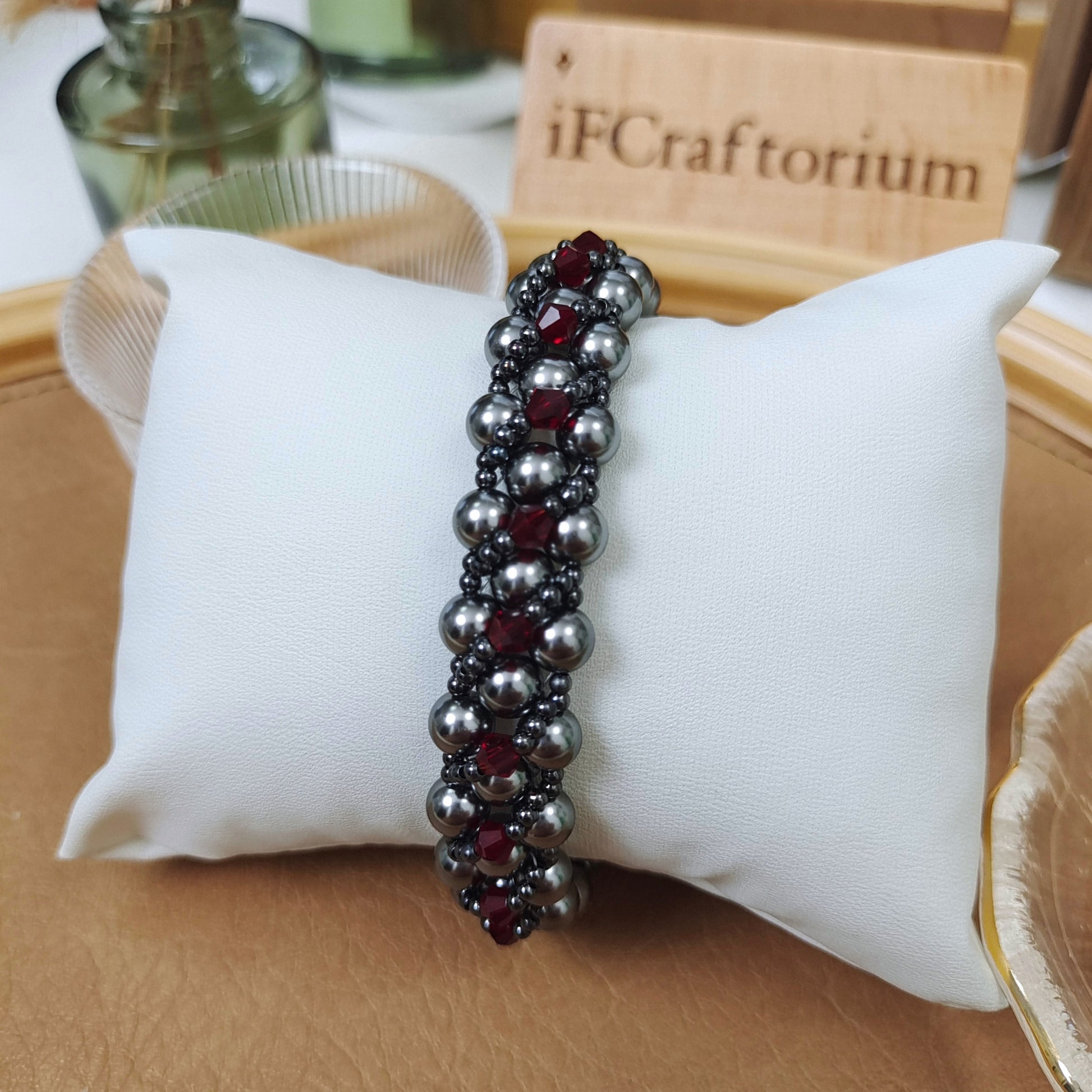 【No.120】DIY Bracelet Kit – Black Beauty Design with Pearls & Vintage Hollow Clasp, Complete Jewelry Making Set iFCraftorium