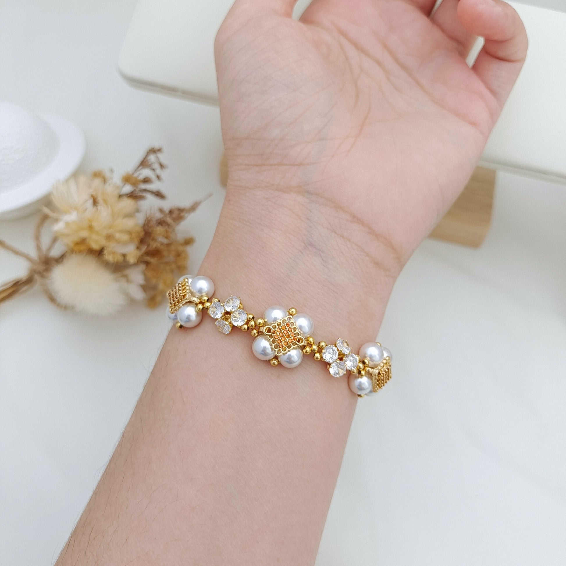 【No.135】Make Bracelets Kit Christmas Pearl | Complete Jewelry Making Set with Pearls, CZ Beads & Knot Spacers iFCraftorium