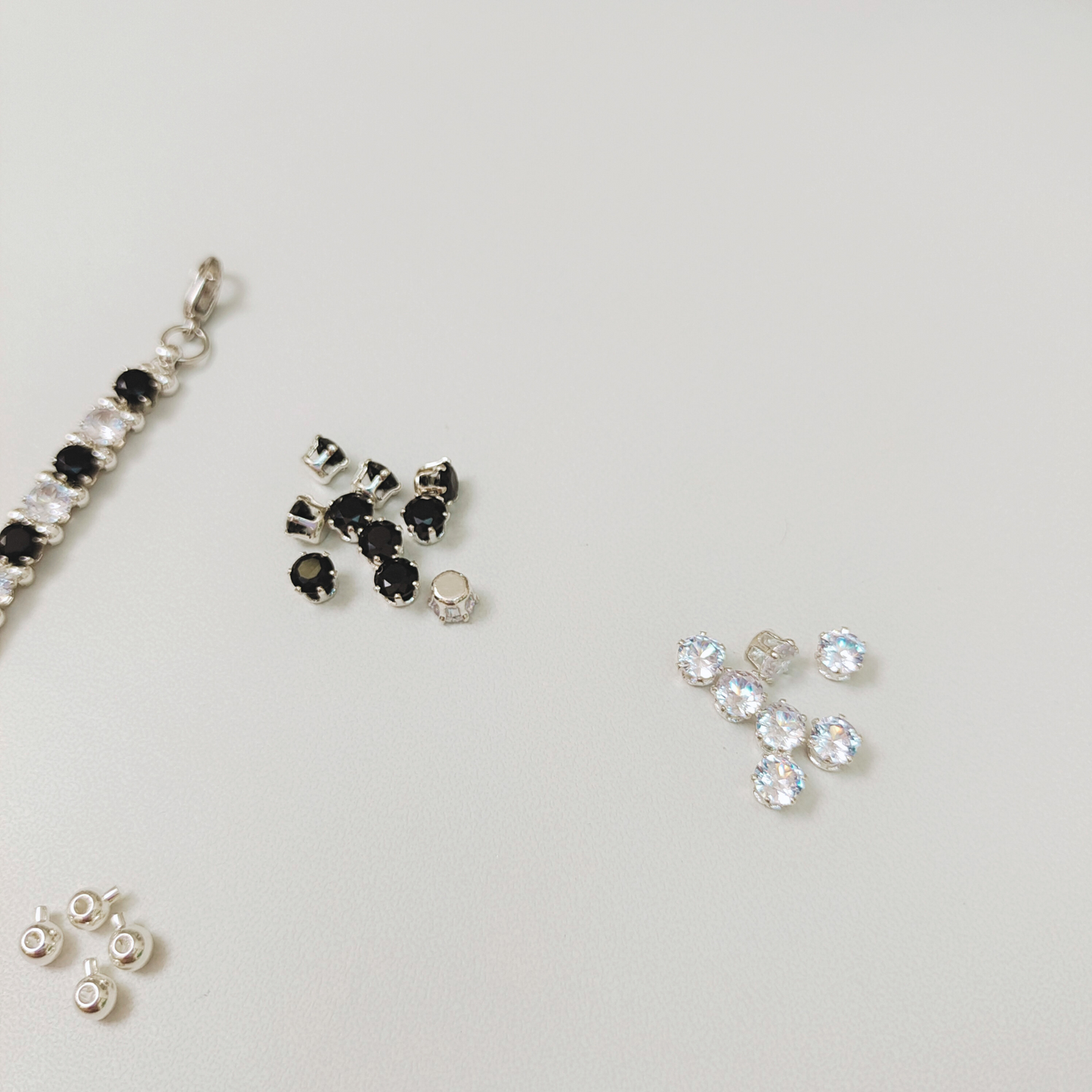 No.16 Classic Black & White DIY Bracelet Kit – 4mm CZ Beads, Silver Seed Beads, Complete Tutorial