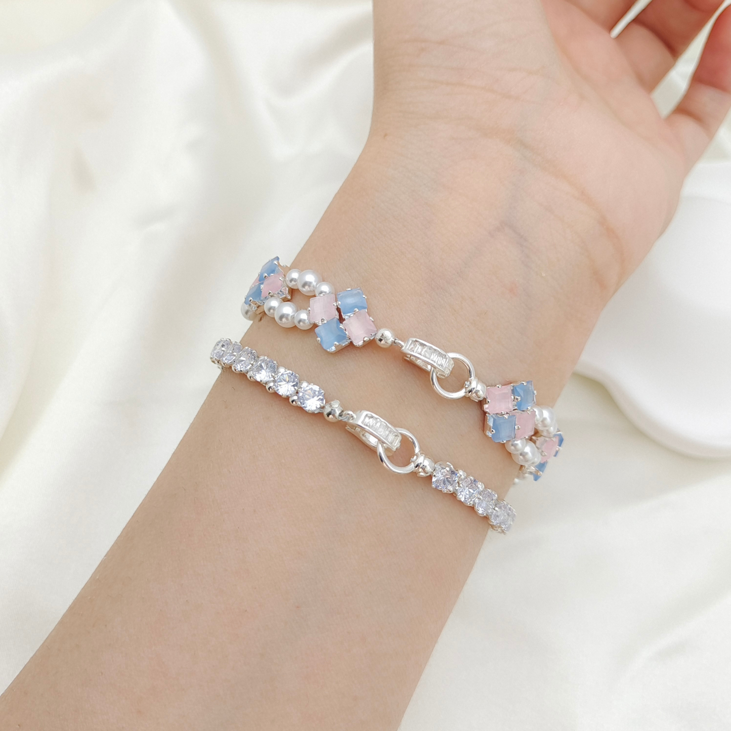 【No.61】 Cat Eye Clover Double-Layer DIY Bracelet Craft Kit | Pearl & Zircon Beading Set with Full Tutorial Handmade Jewelry