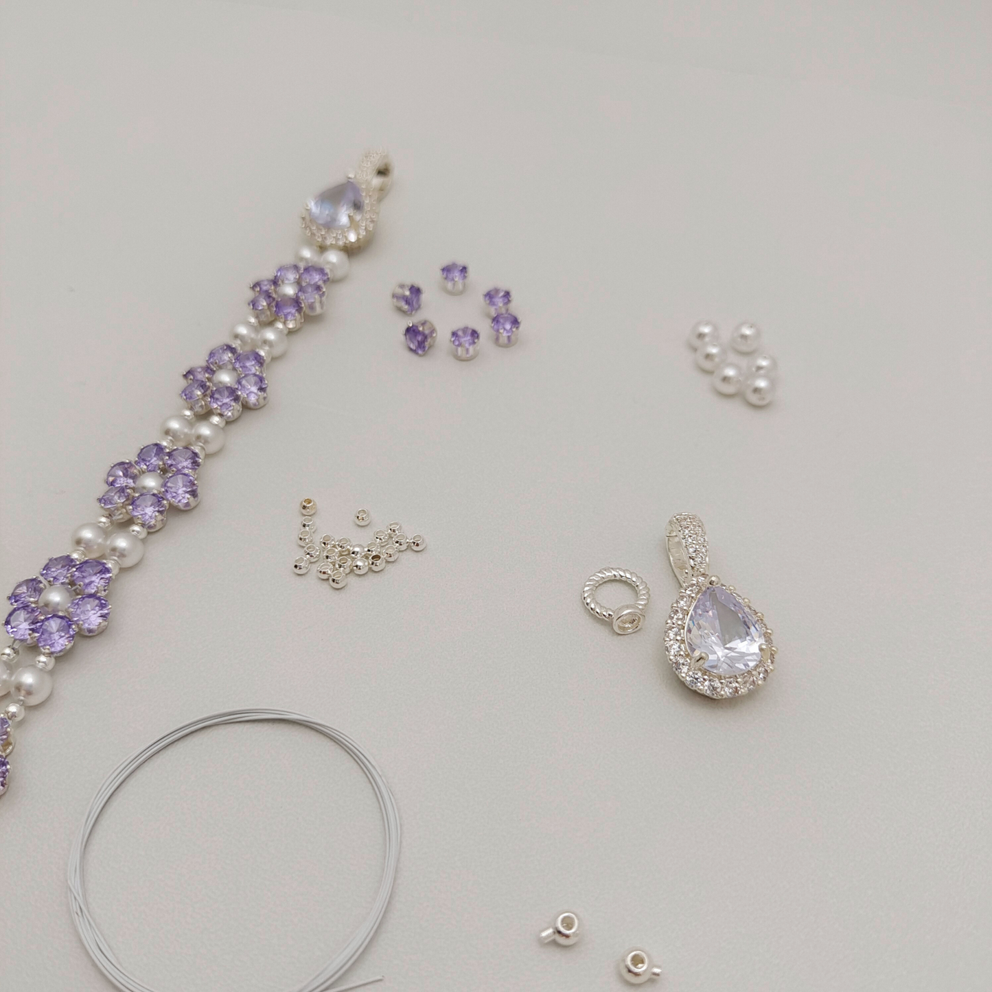 【No.69】 Purple Daisy DIY Bracelet Craft Kit – Purple CZ, Pearls, Drop Clasp & Full Tutorial Handmade Jewelry
