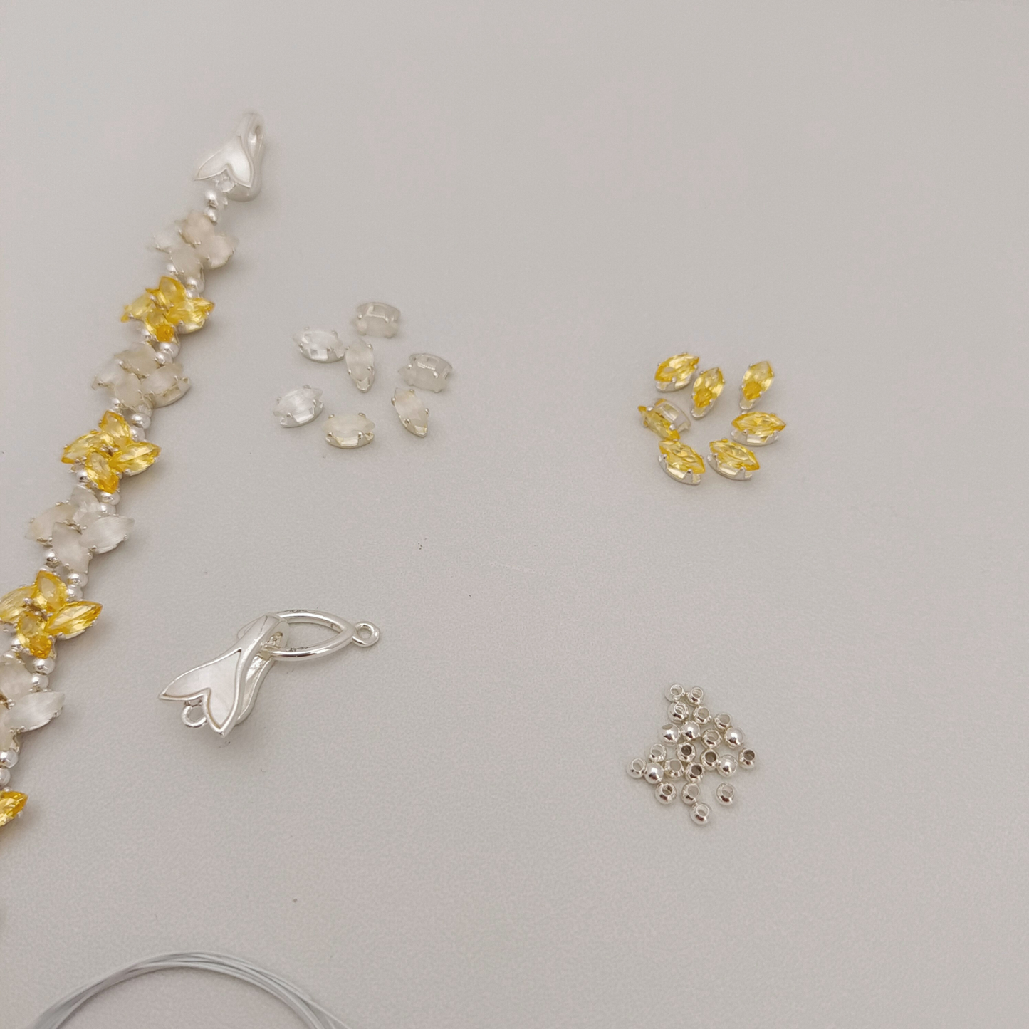 【No.81】 DIY Bracelet Craft Kit – Pinwheel Crystal & Cat Eye Marquise Bead Set with Tutorial