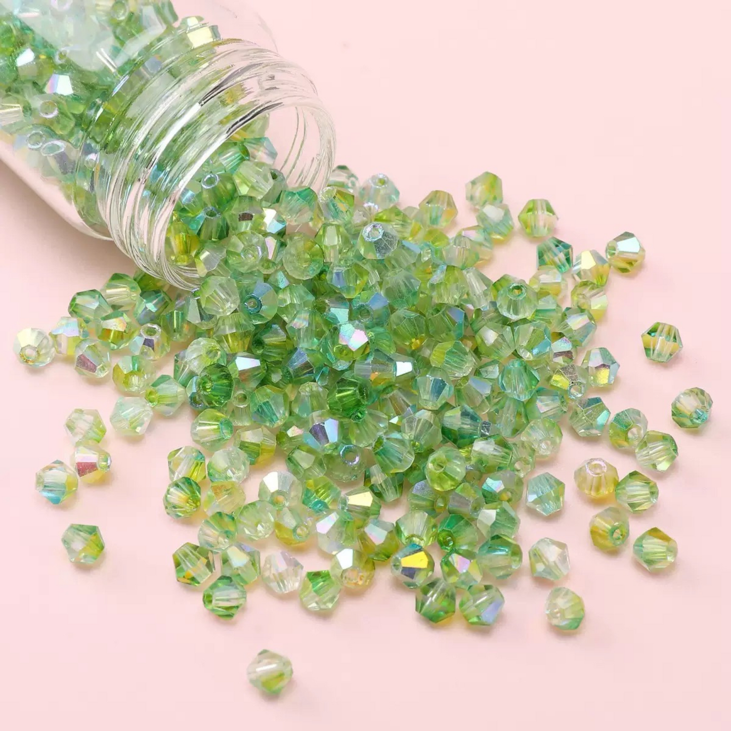 Aurora-effect crystal beads with rainbow shine, diamond shape