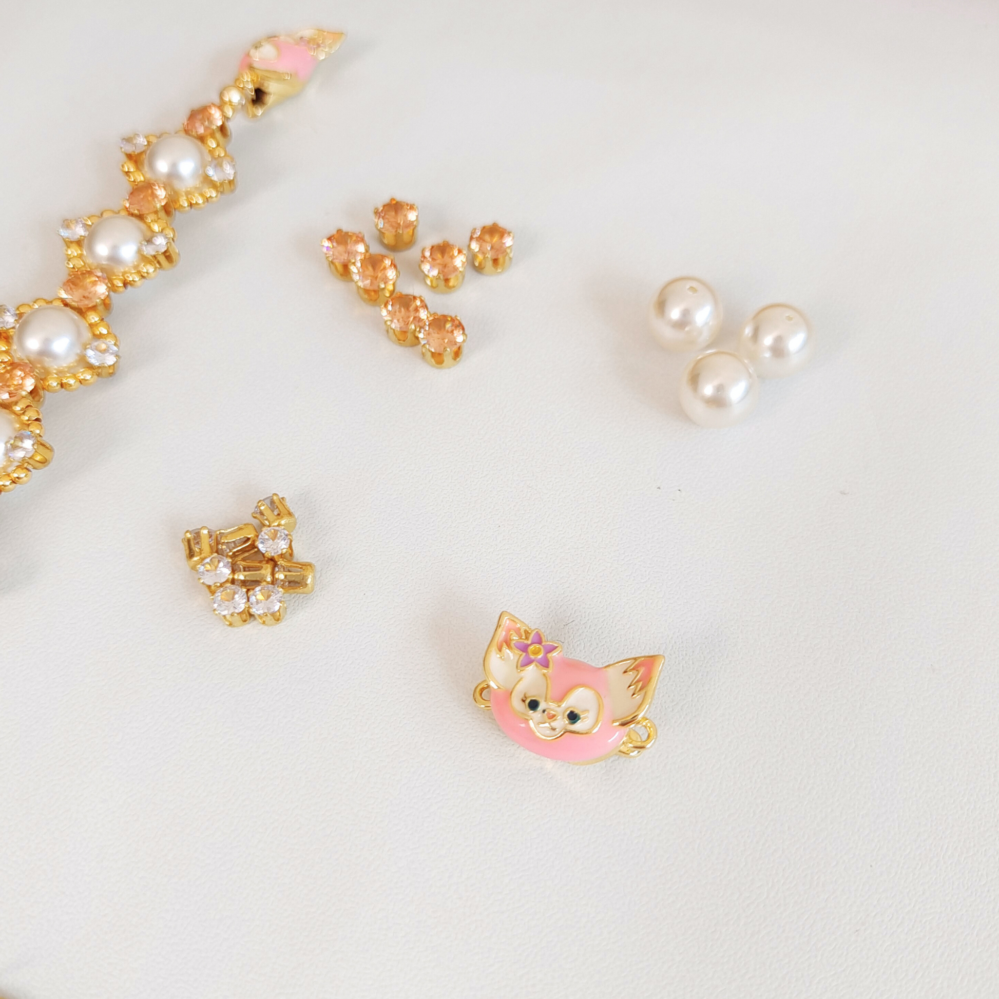 Jewelry-making set with LinaBell cartoon clasp and pearl beads