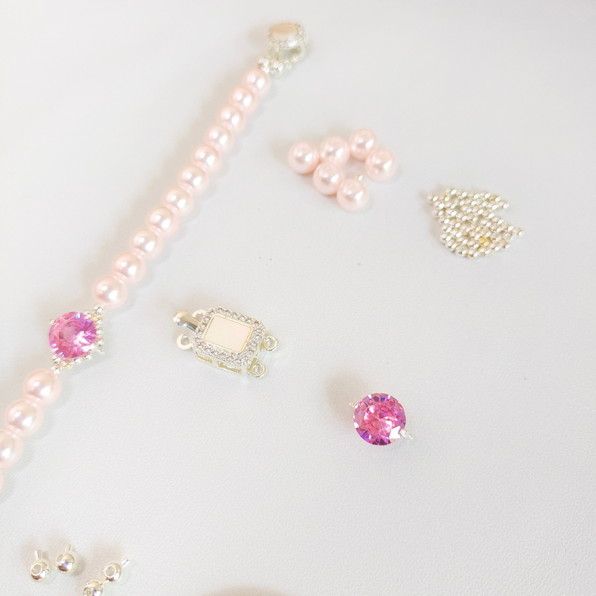 Materials used for handmade pink pearl bracelet