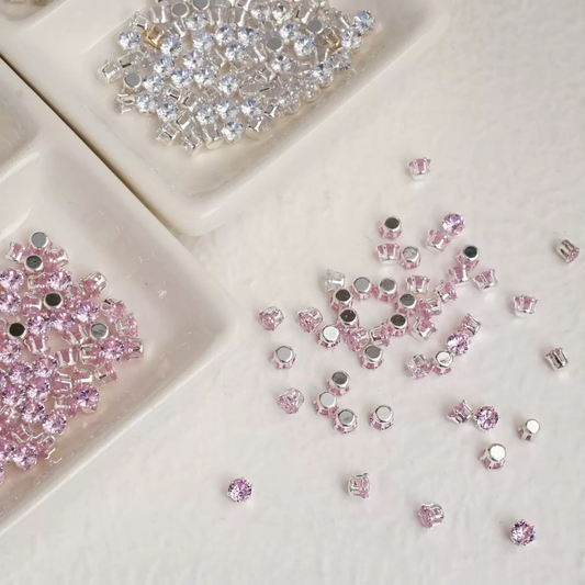 Round claw-set cubic zirconia stones