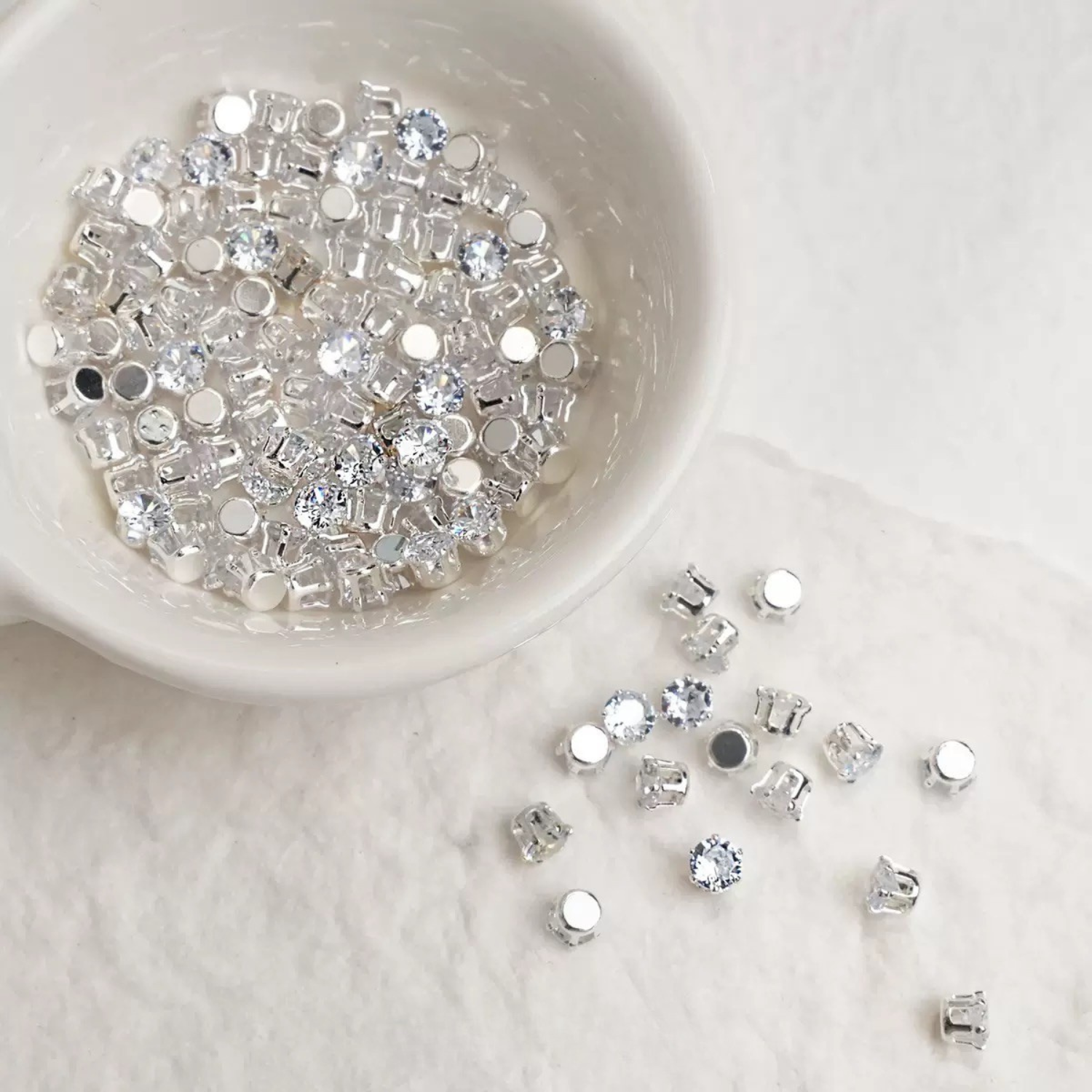 clear round cubic zirconia stones